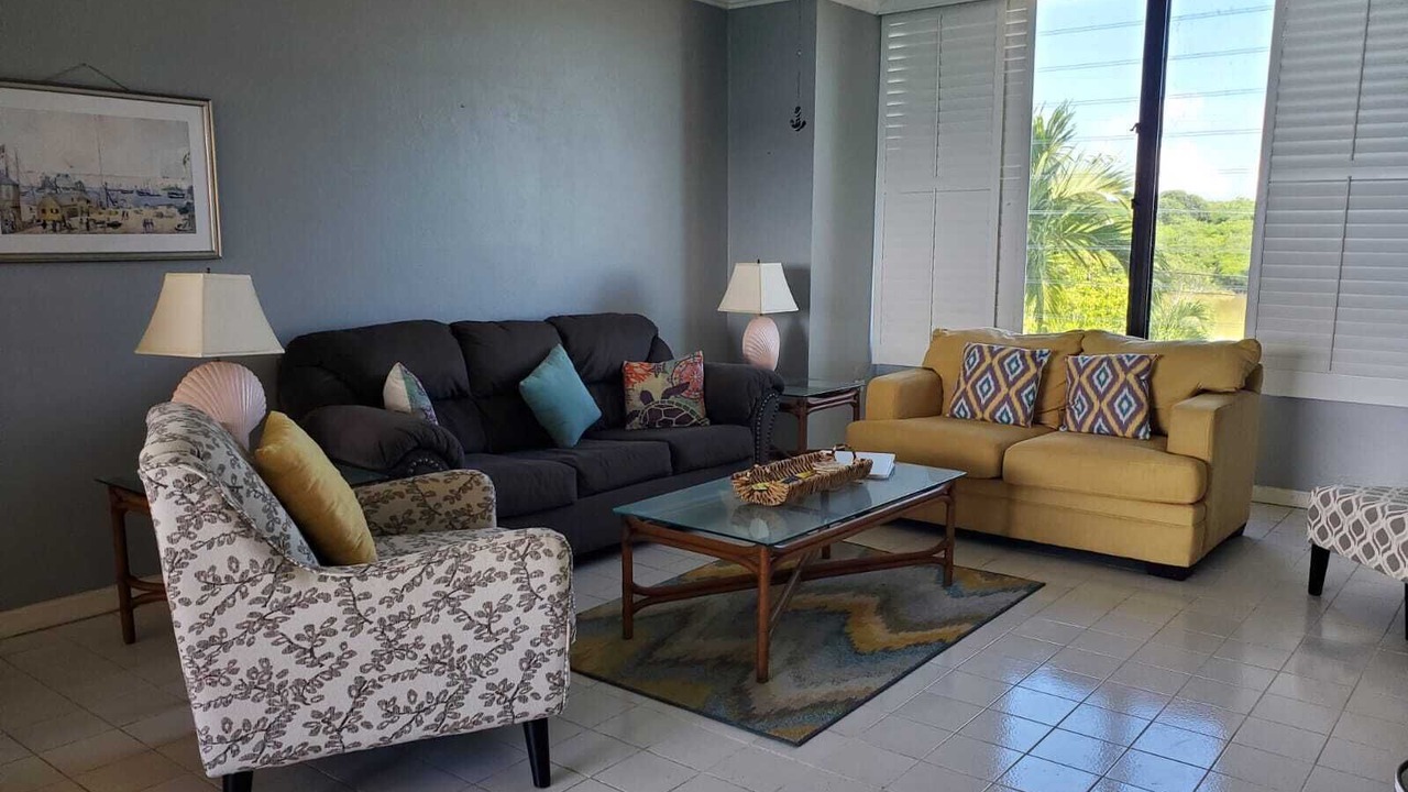 Photo of Livingroom in Estate Two Brothers
