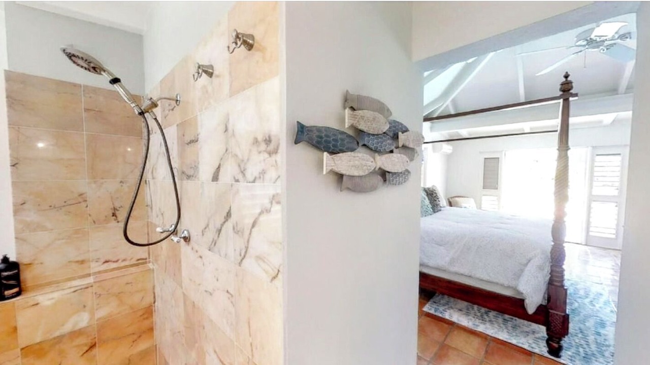 Photo of Bathroom in Slob