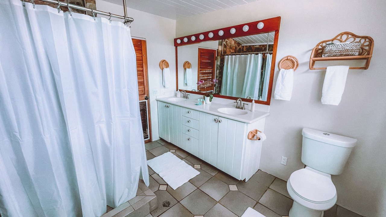 Photo of Bathroom in Hart Bay