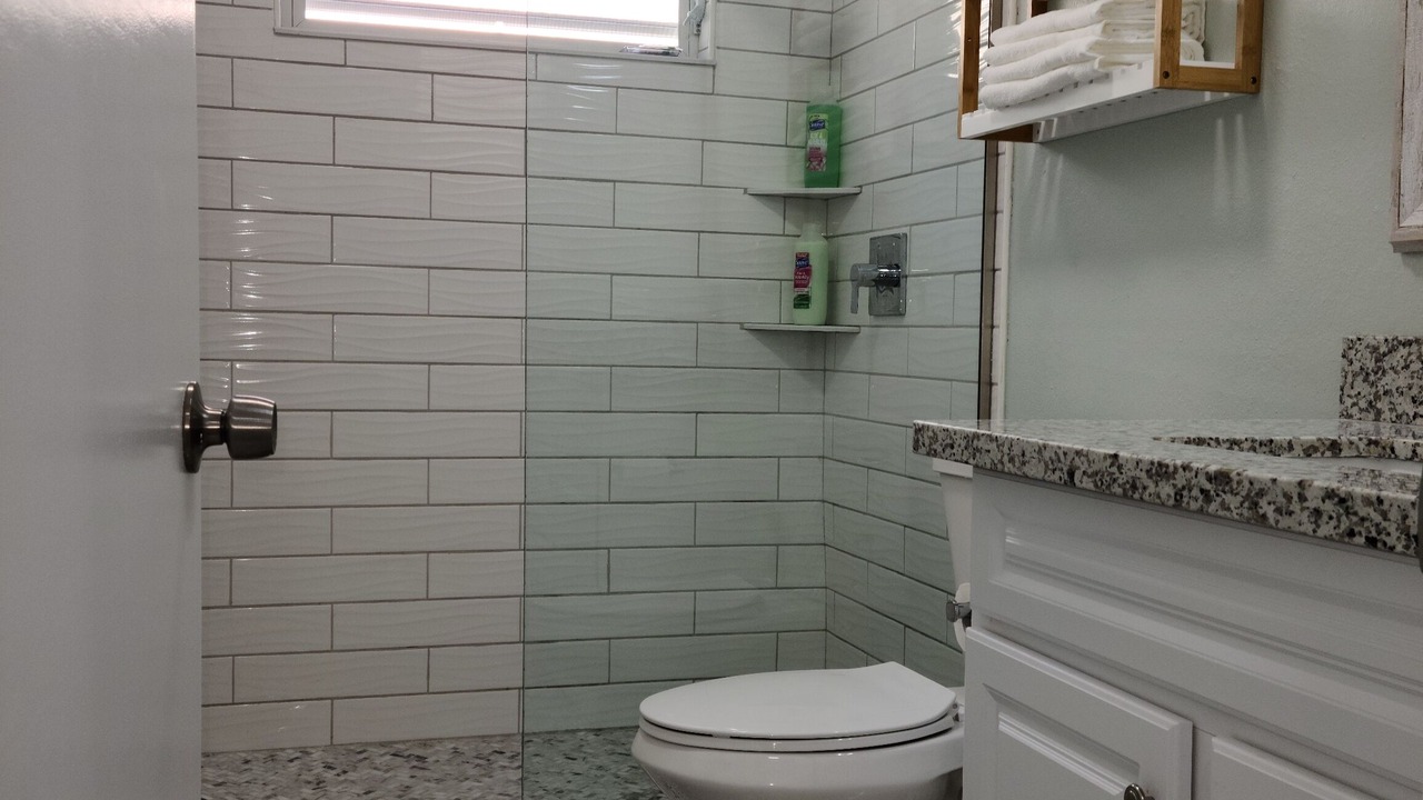 Photo of Bathroom in Estate East Street