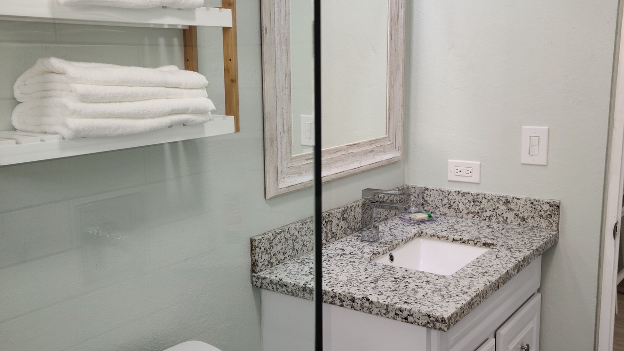 Photo of Bathroom in Estate East Street