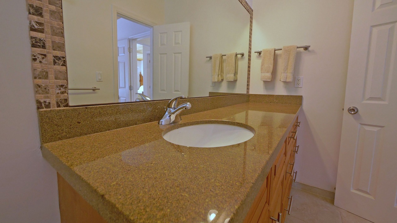 Photo of Bathroom in Estate Salt River