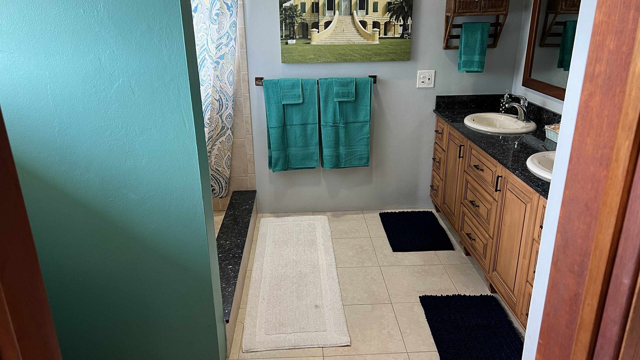Photo of Bathroom in Estate Salt River