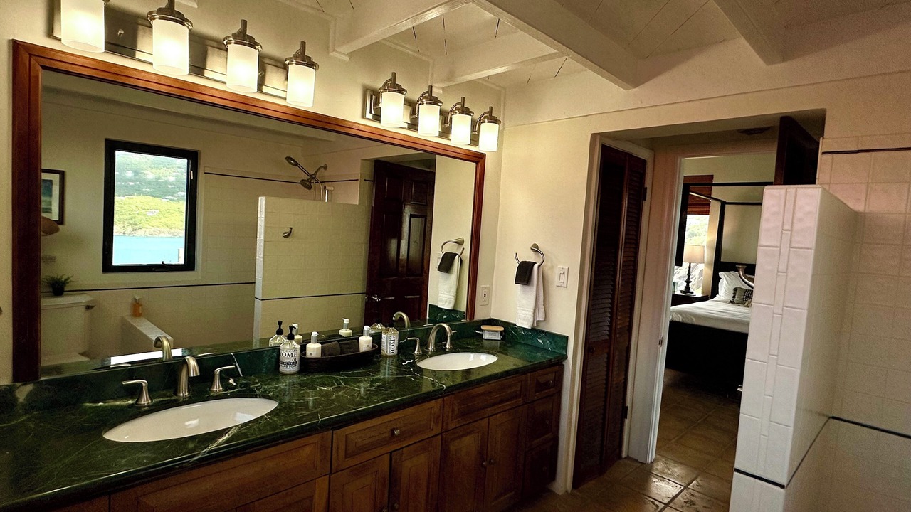 Photo of Bathroom in Estate Peterborg