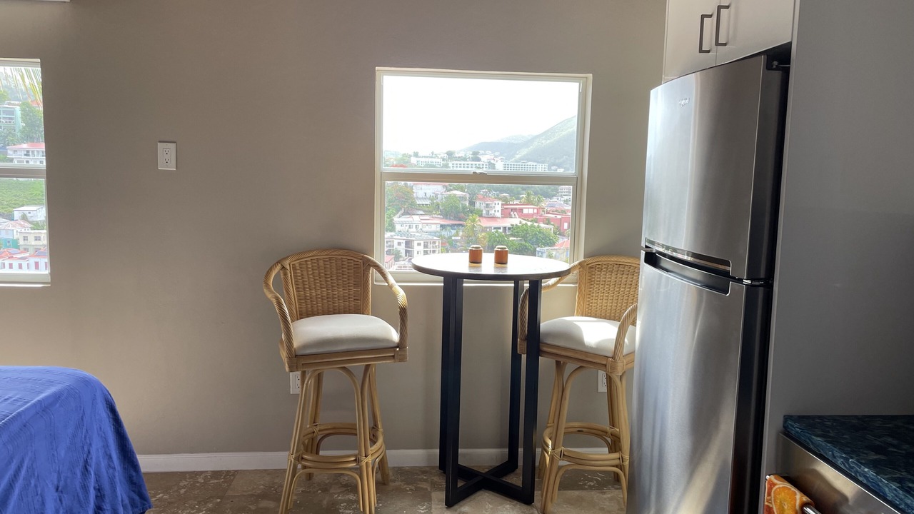 Photo of Kitchen in Estate Queens Quarter