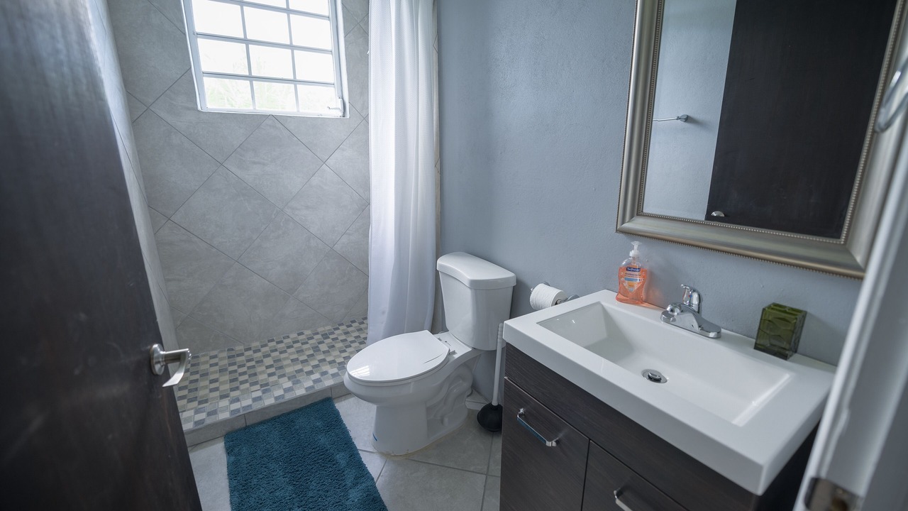 Photo of Bathroom in Estate Diamond West