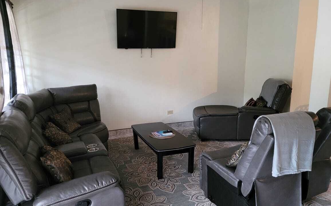 Photo of Livingroom in Estate Frenchman Bay