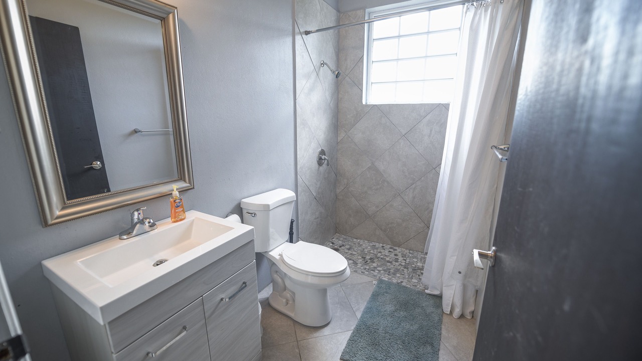 Photo of Bathroom in Estate Saint George