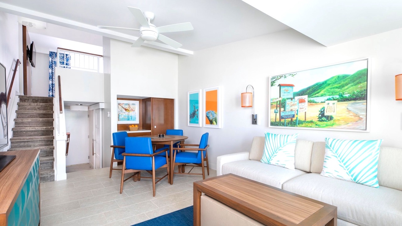 Photo of Livingroom in Estate Frenchman Bay