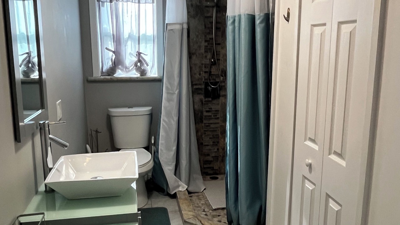 Photo of Bathroom in Estate Sion Farm