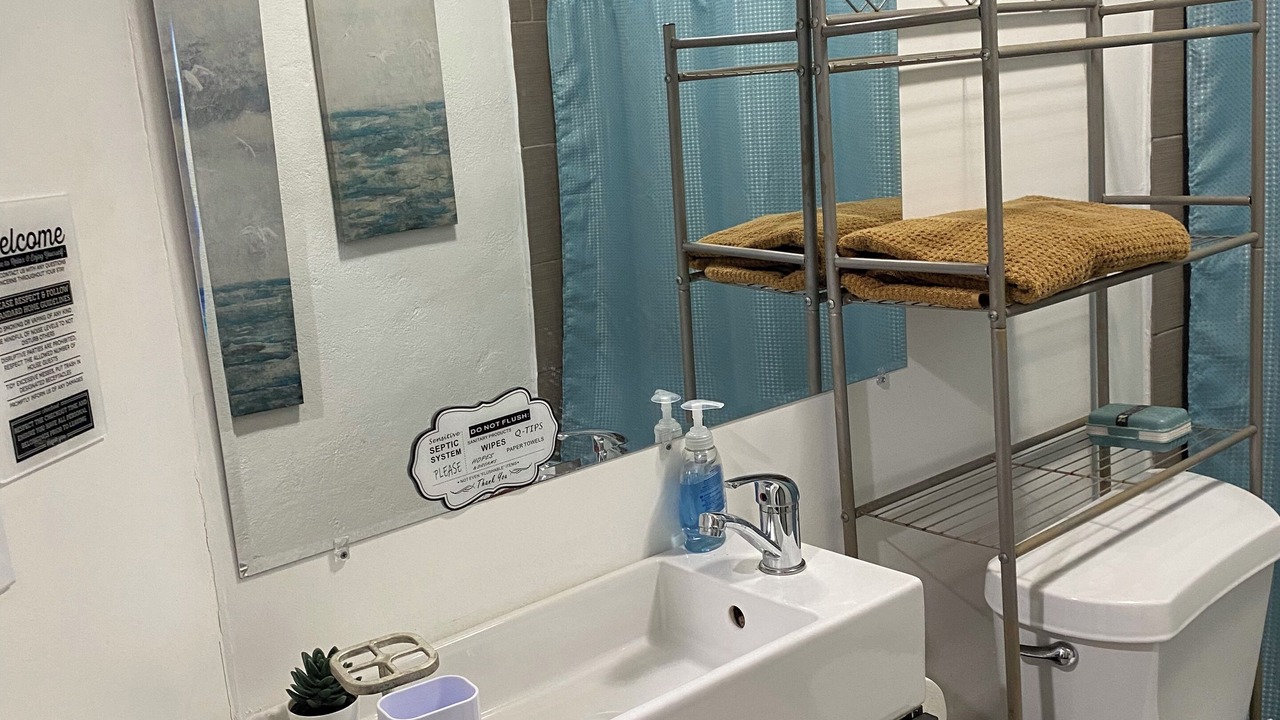 Photo of Bathroom in Estate Sion Farm