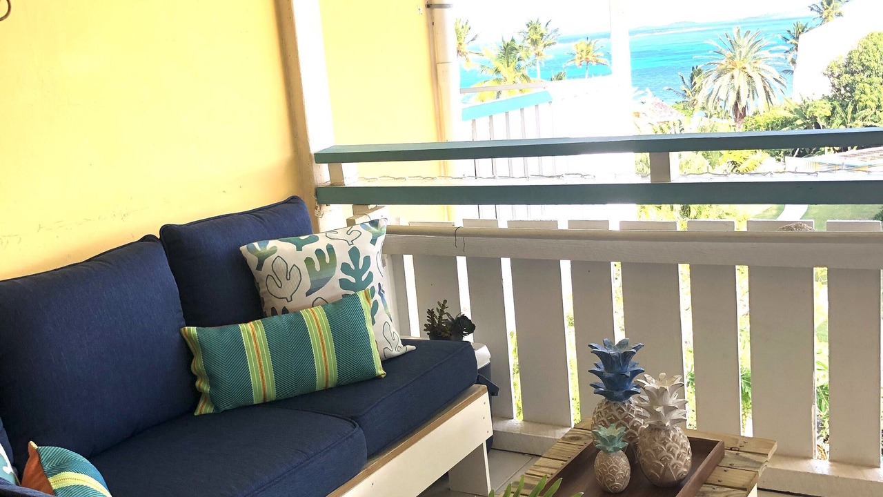 Photo of Patio Balcony in Estate Golden Rock