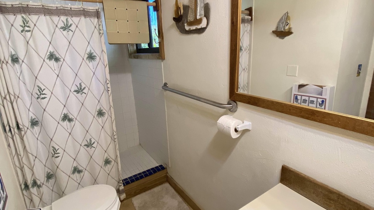 Photo of Bathroom in Estate Western Water Island