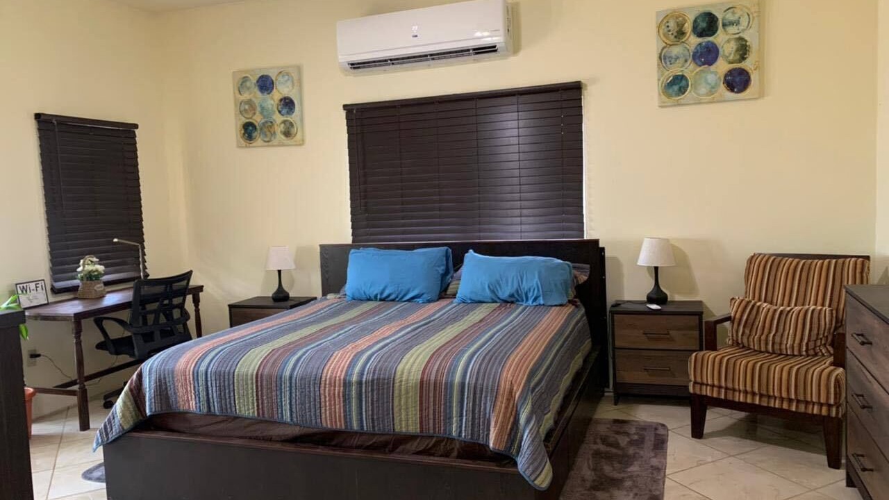 Photo of Bedroom in Estate Strawberry Hill