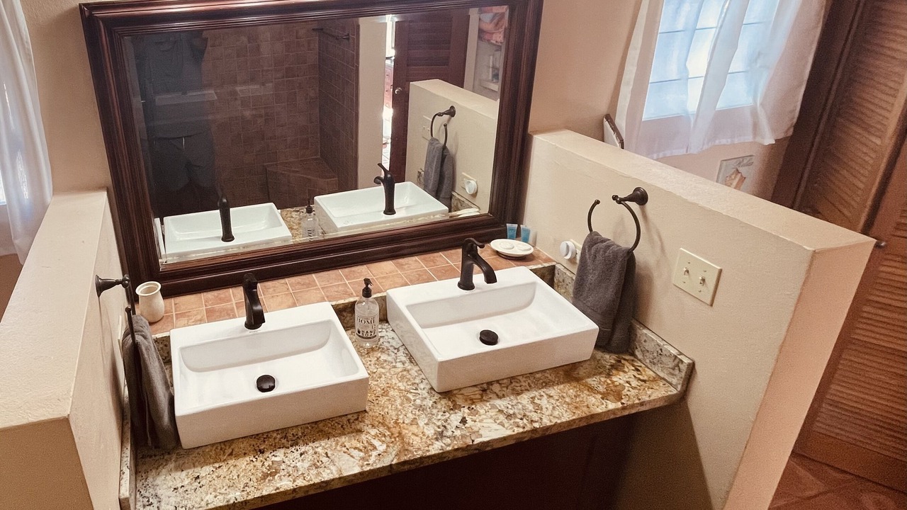 Photo of Bathroom in Estate Turner Hole