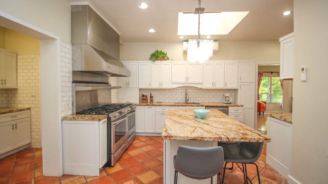 Photo of Kitchen in Estate Little Princess North