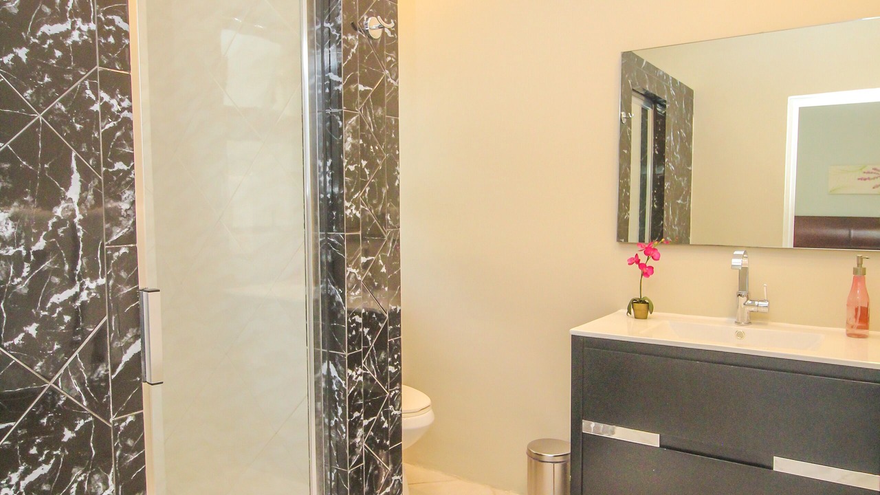 Photo of Bathroom in Estate Little Princess North