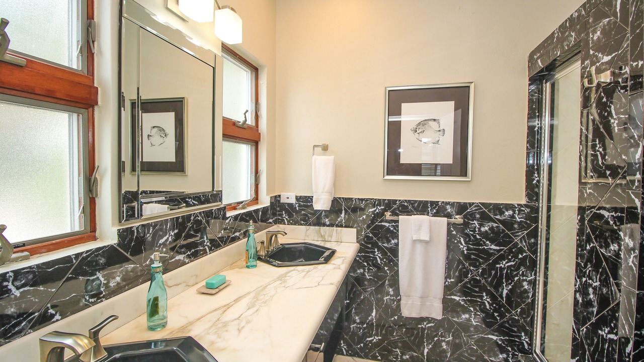 Photo of Bathroom in Estate Little Princess North