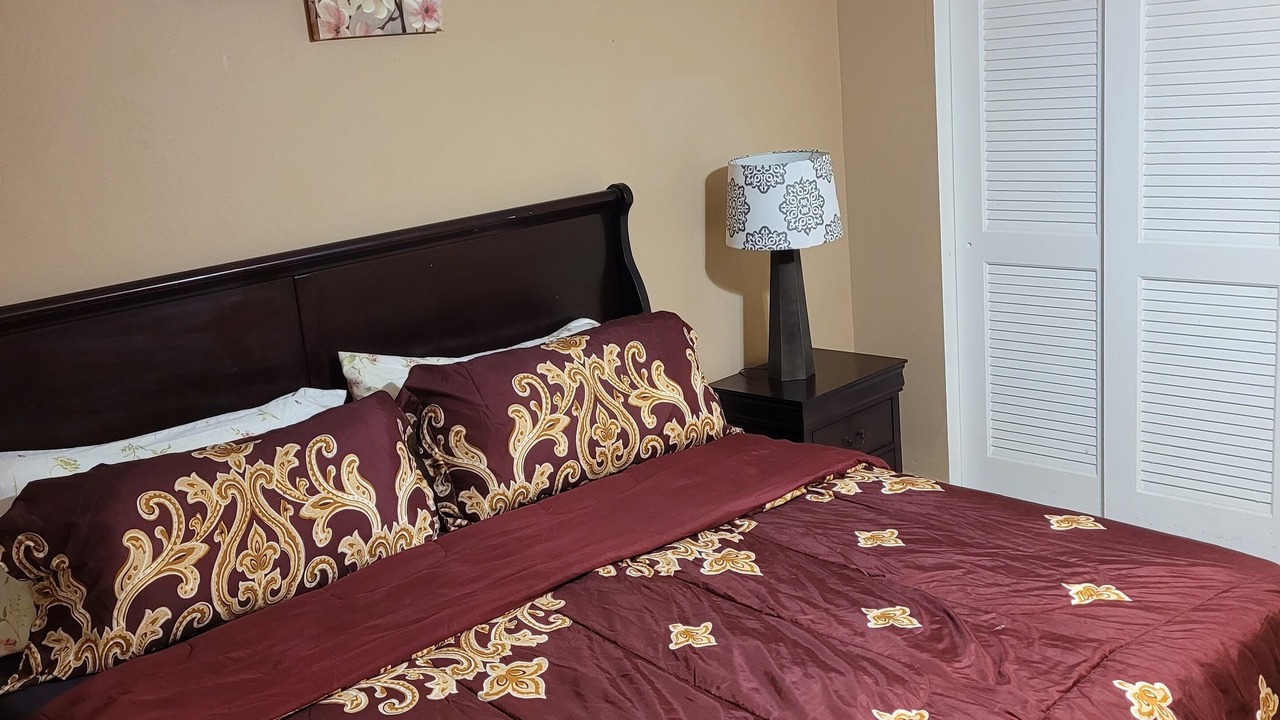 Photo of Bedroom in Estate East Street