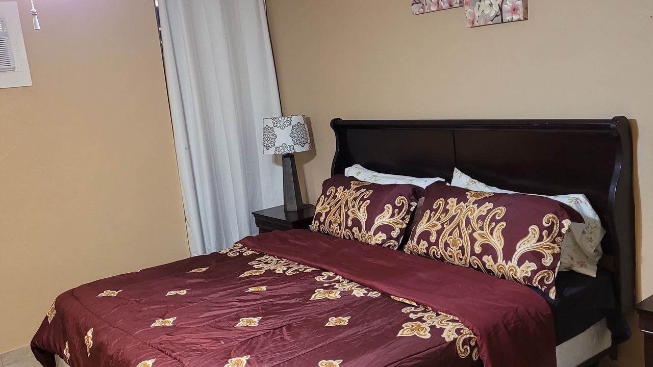 Photo of Bedroom in Estate East Street