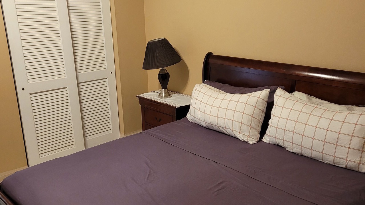 Photo of Bedroom in Estate East Street