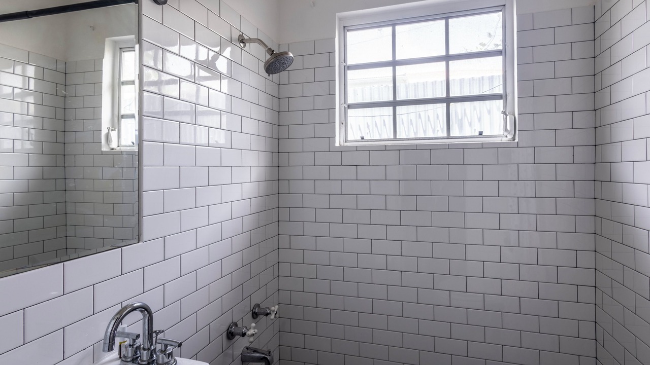 Photo of Bathroom in Estate East Street