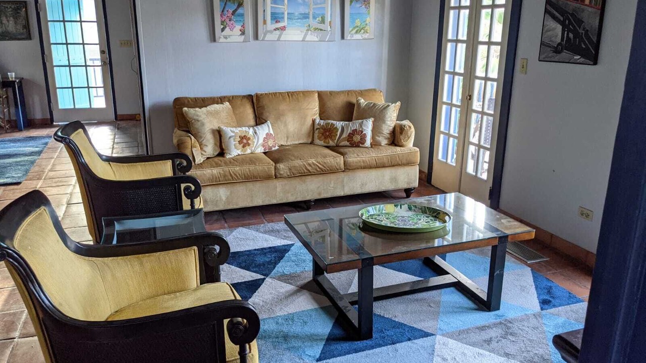 Photo of Livingroom in Estate Frenchman Bay