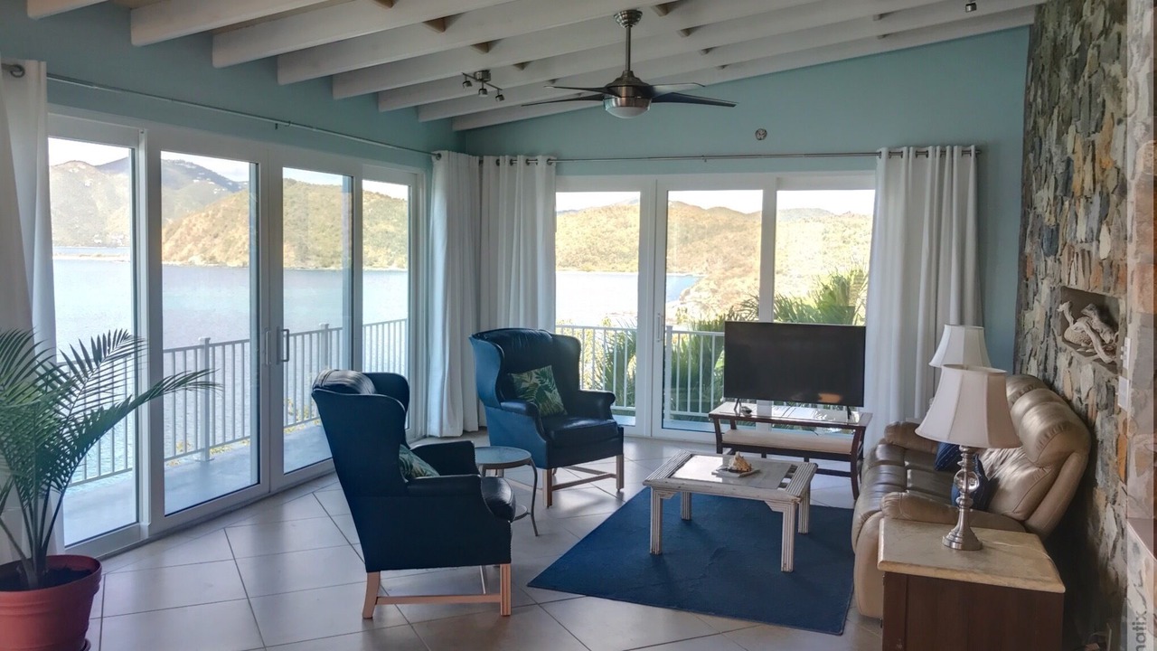 Photo of Livingroom in Johnson Bay