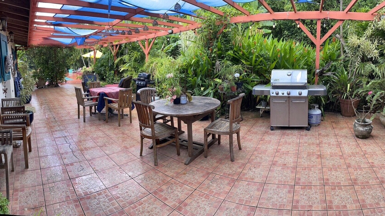 Photo of Outdoor in Estate Hull