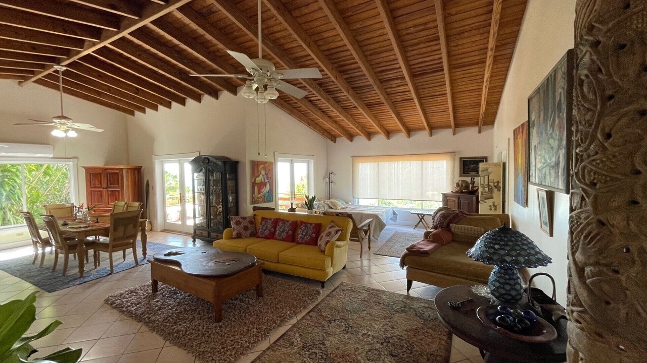 Photo of Livingroom in Estate Hull