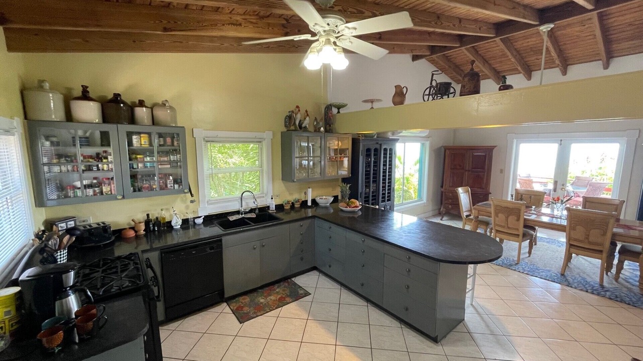 Photo of Kitchen in Estate Hull