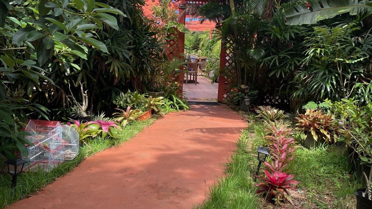 Photo of Outdoor in Estate Hull