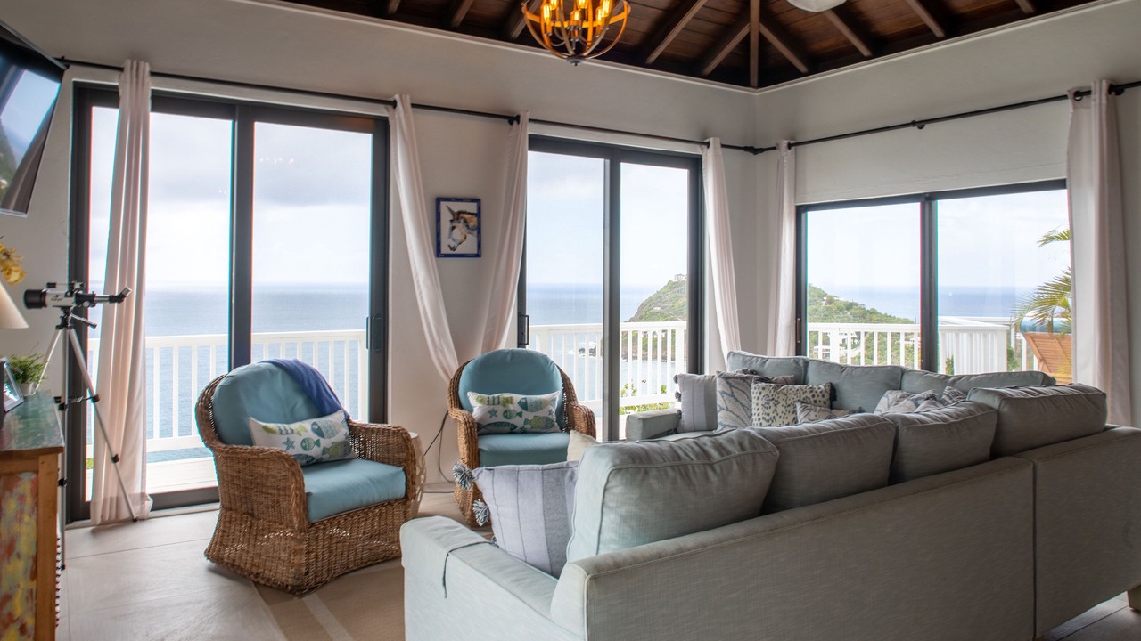 Photo of Livingroom in Hart Bay