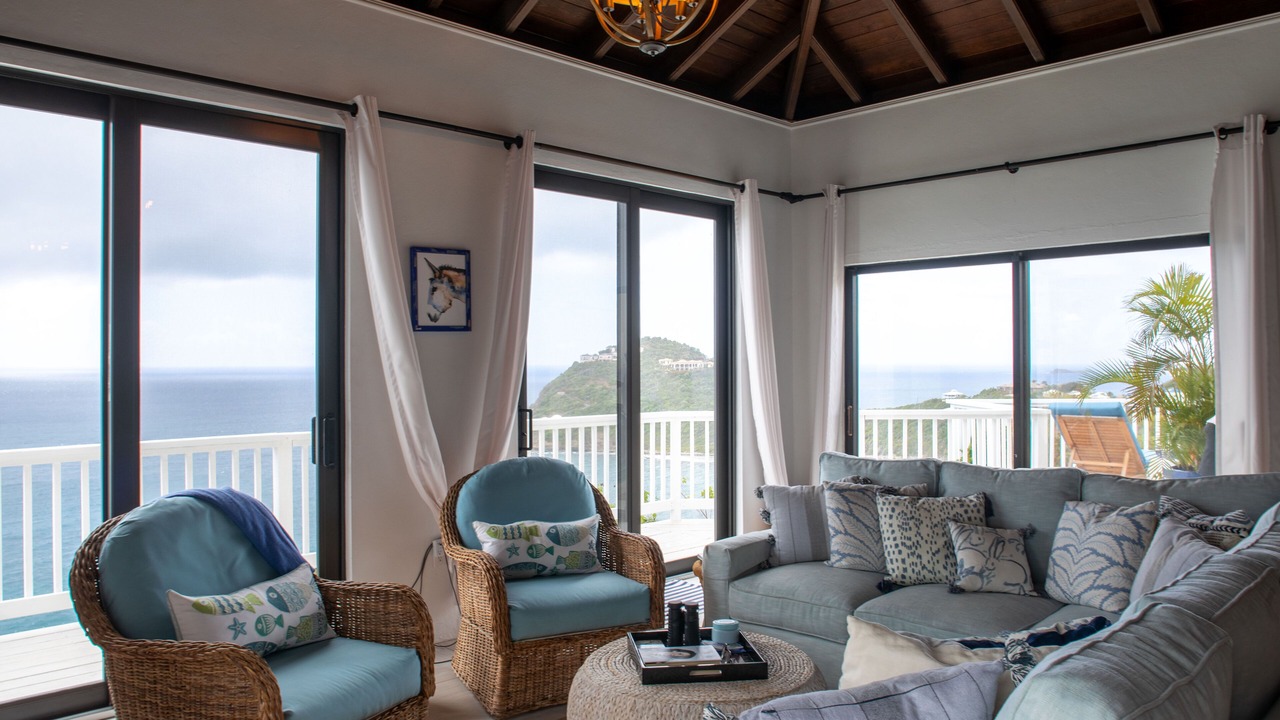 Photo of Livingroom in Hart Bay