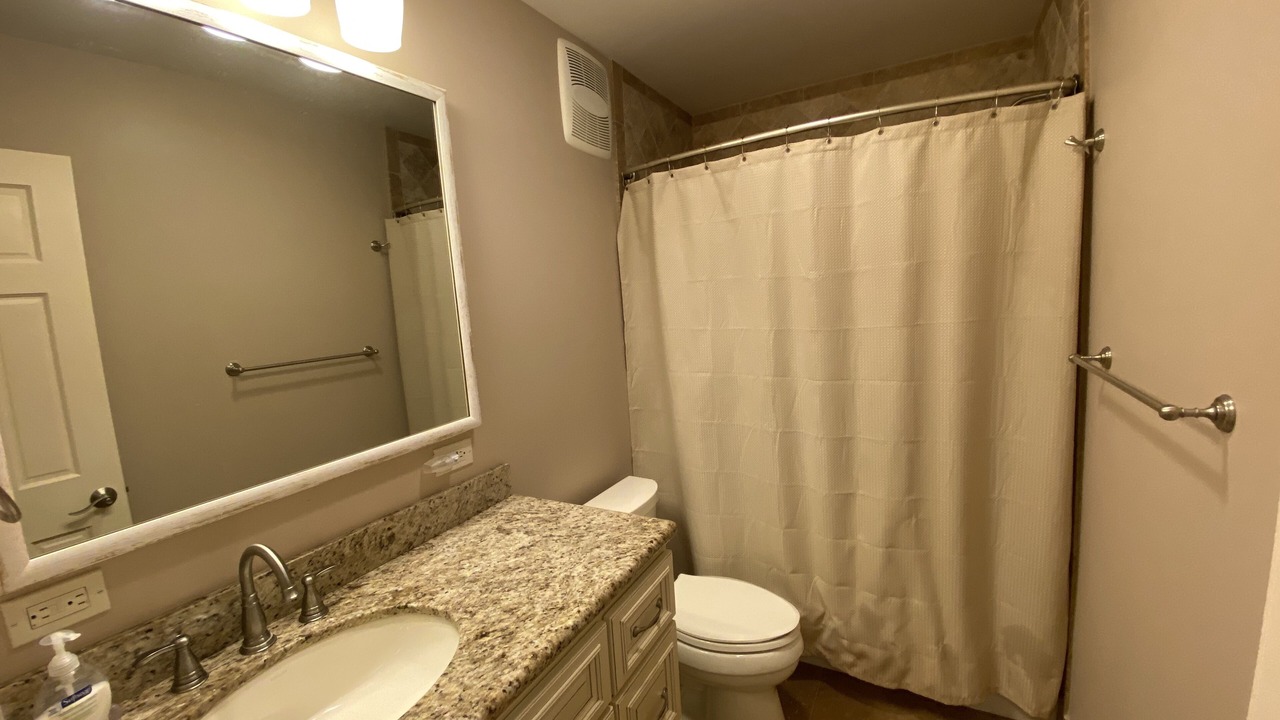 Photo of Bathroom in Estate Salt River