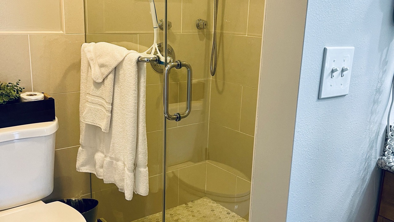 Photo of Bathroom in Estate Golden Rock