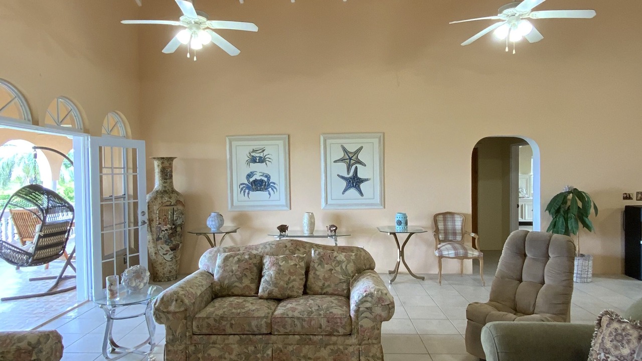 Photo of Livingroom in Estate Prosperity West