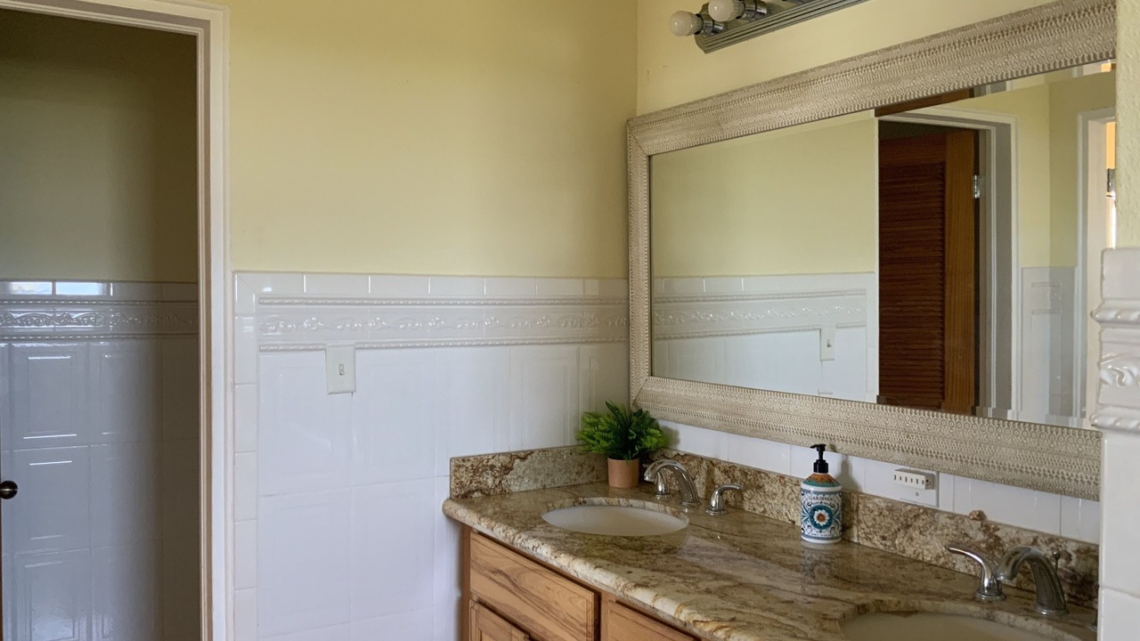 Photo of Bathroom in Estate Prosperity West