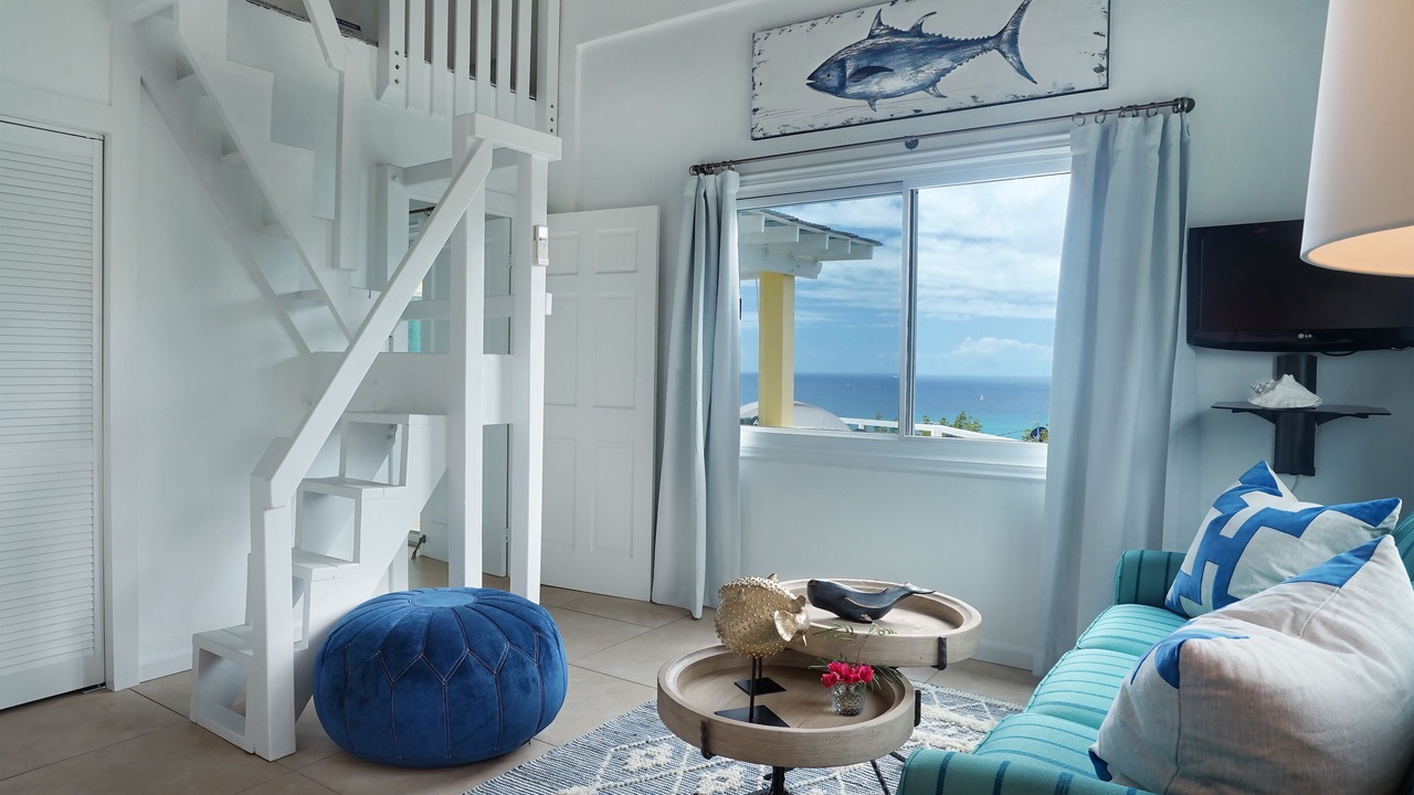 Photo of Livingroom in Estate Frenchman Bay