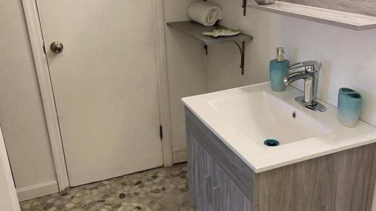 Photo of Bathroom in Estate Golden Rock