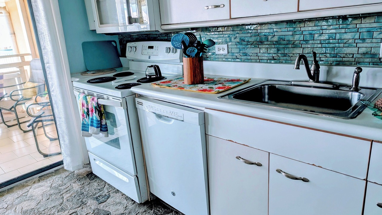 Photo of Kitchen in Estate Golden Rock
