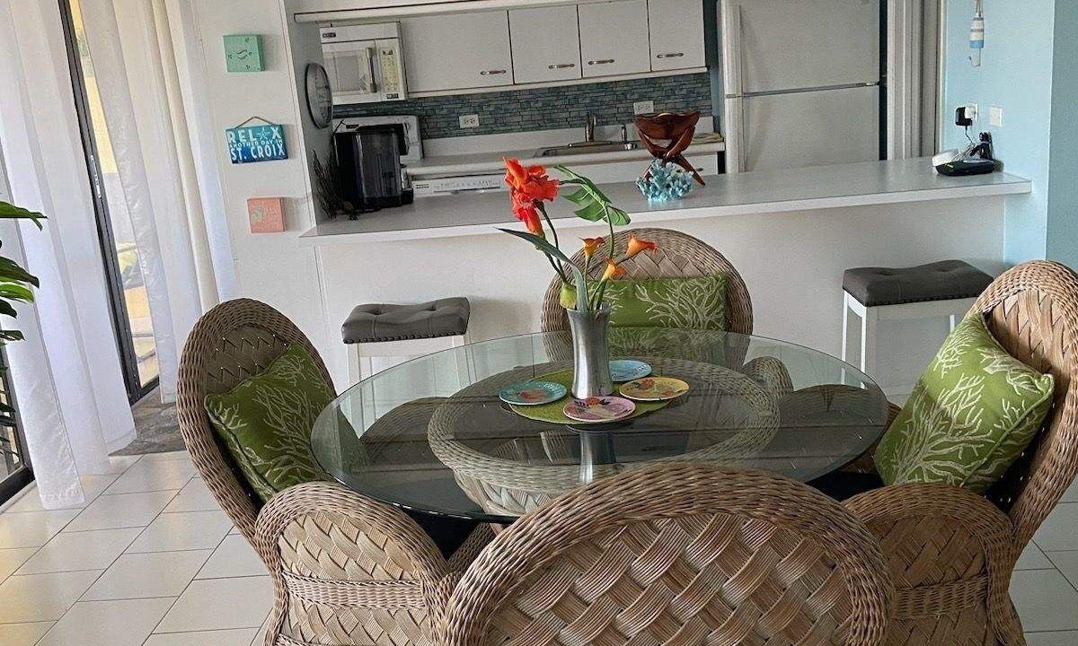 Photo of Livingroom in Estate Golden Rock