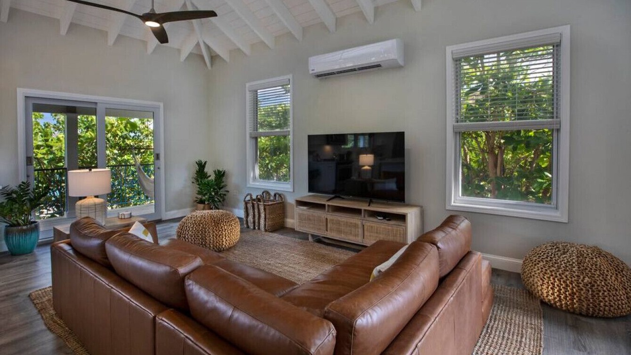 Photo of Livingroom in Estate Hull