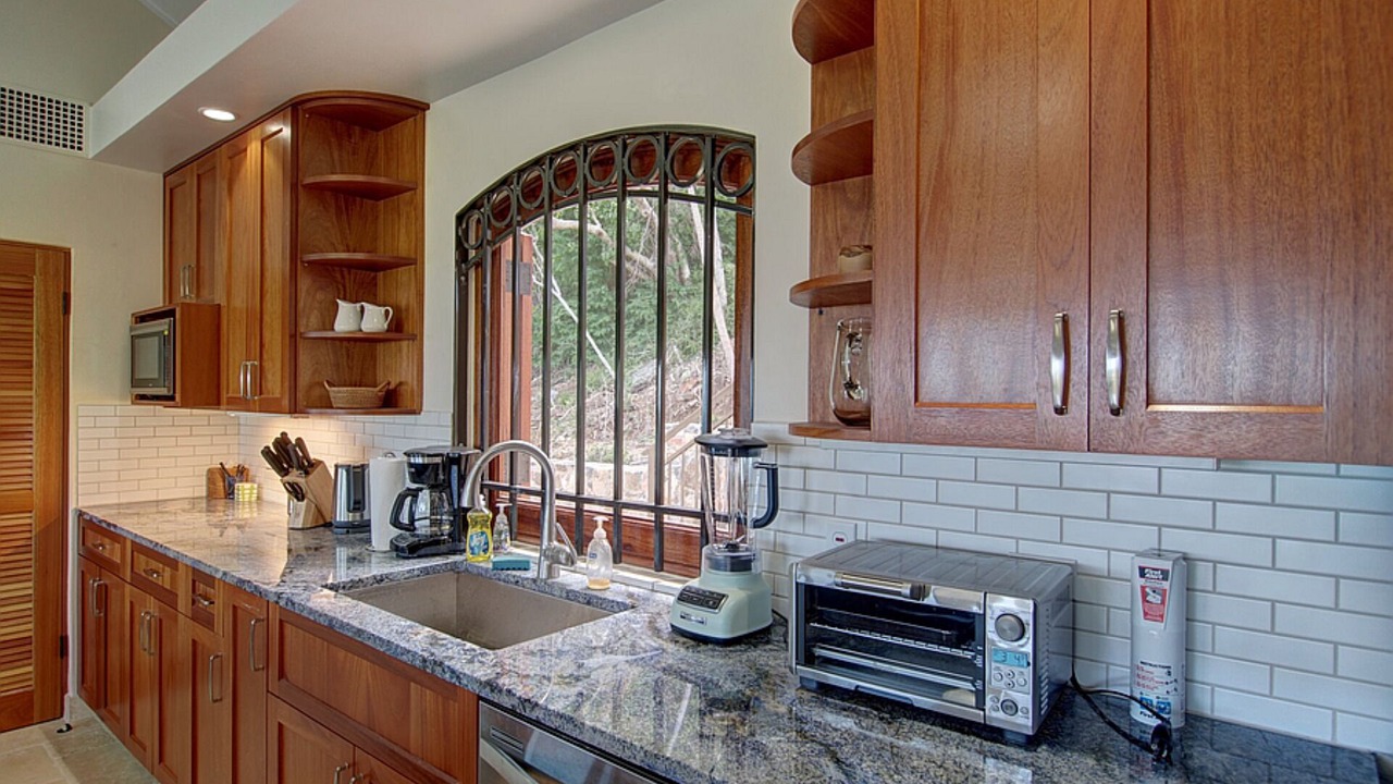 Photo of Kitchen in Point Rendezvous