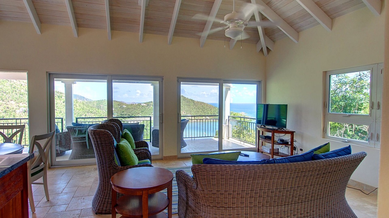 Photo of Livingroom in Point Rendezvous