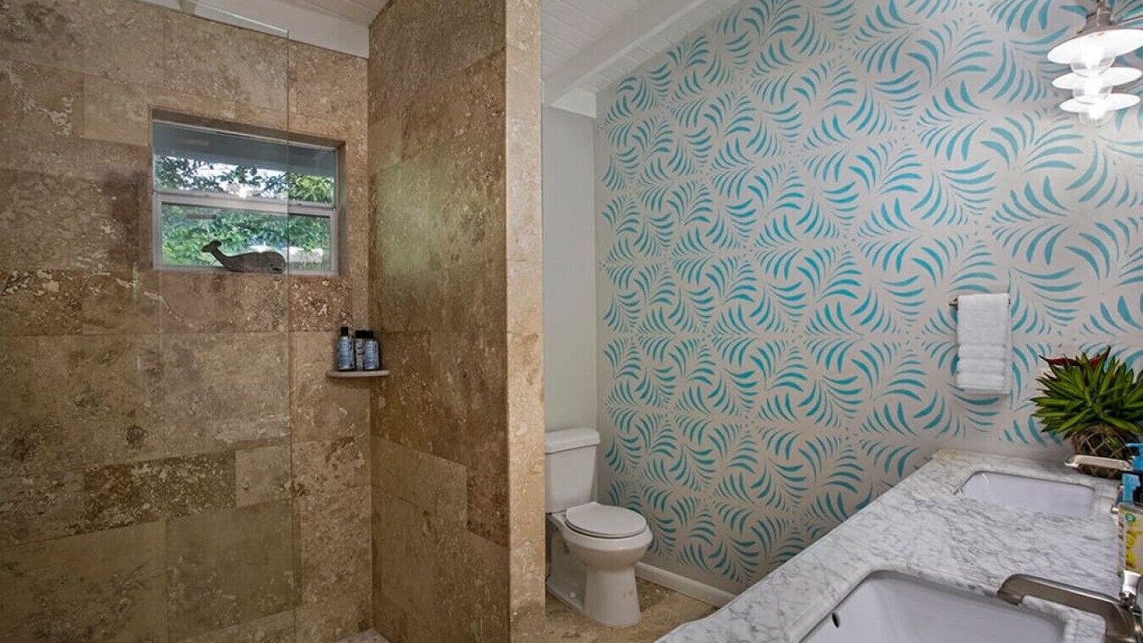 Photo of Bathroom in Estate Hull
