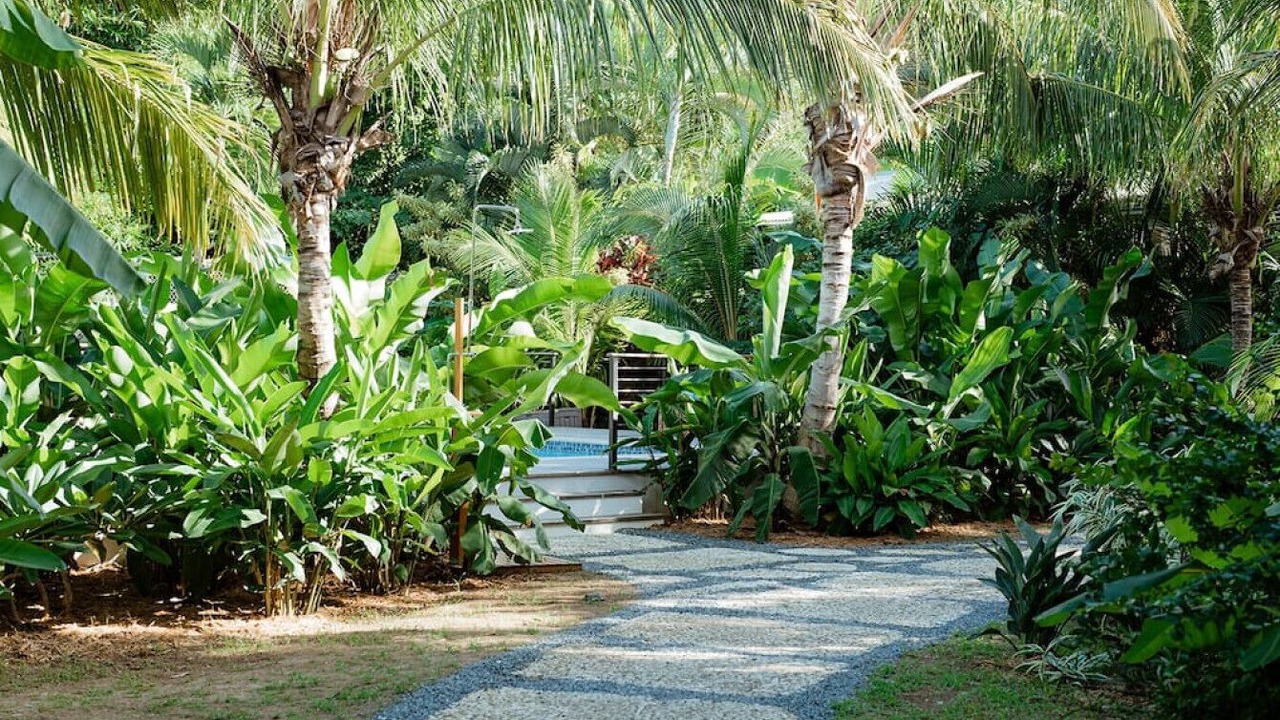Photo of Outdoor in Estate Hull