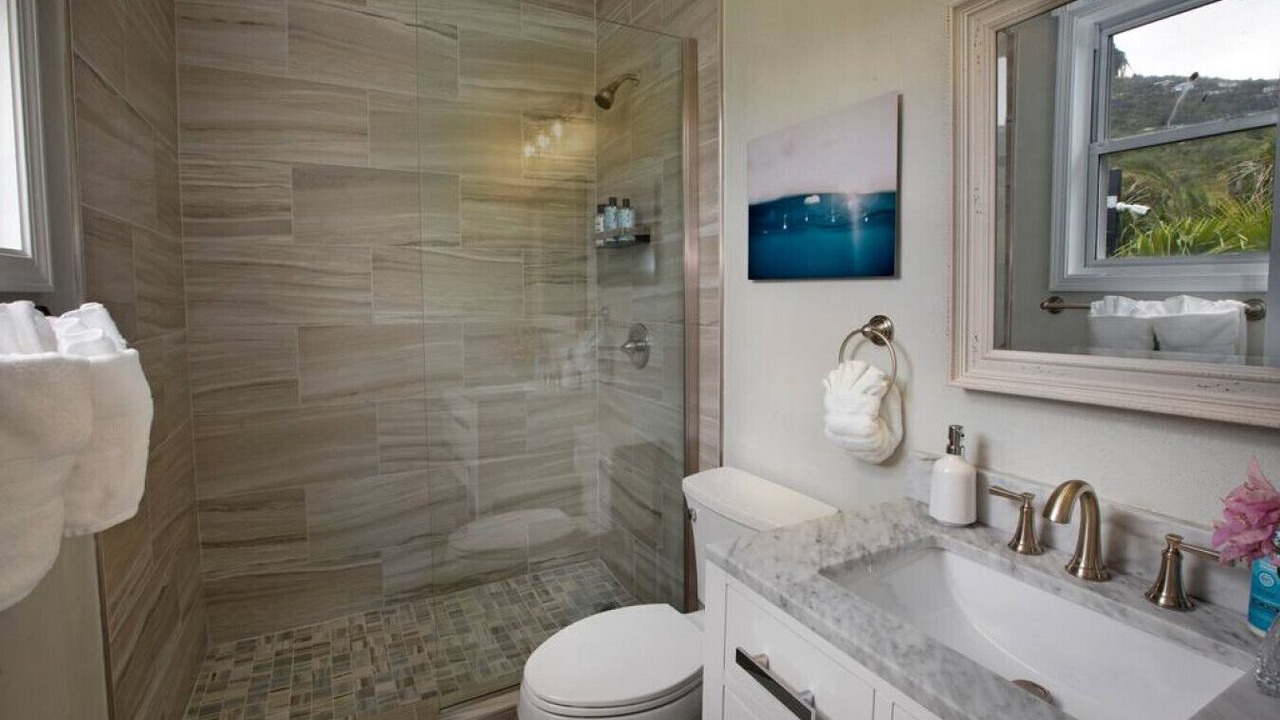 Photo of Bathroom in Estate Hull