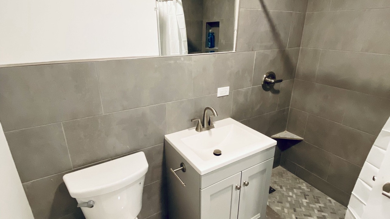 Photo of Bathroom in Red Hook