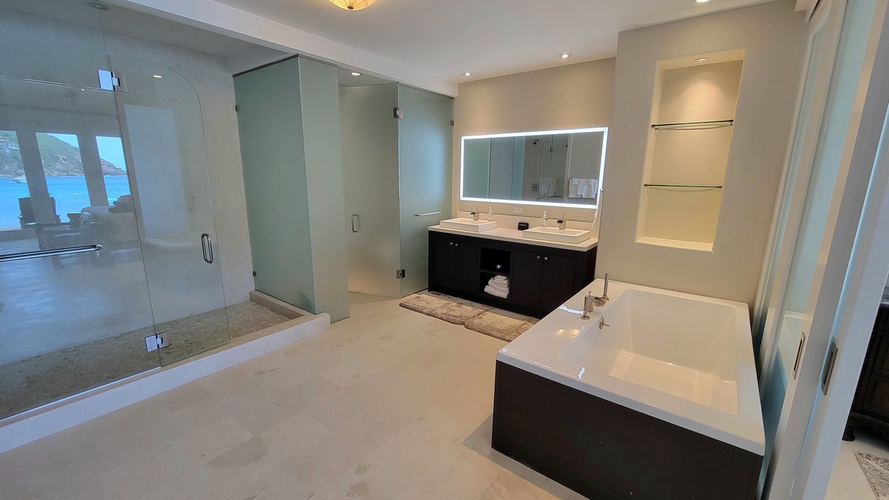 Photo of Bathroom in Hart Bay